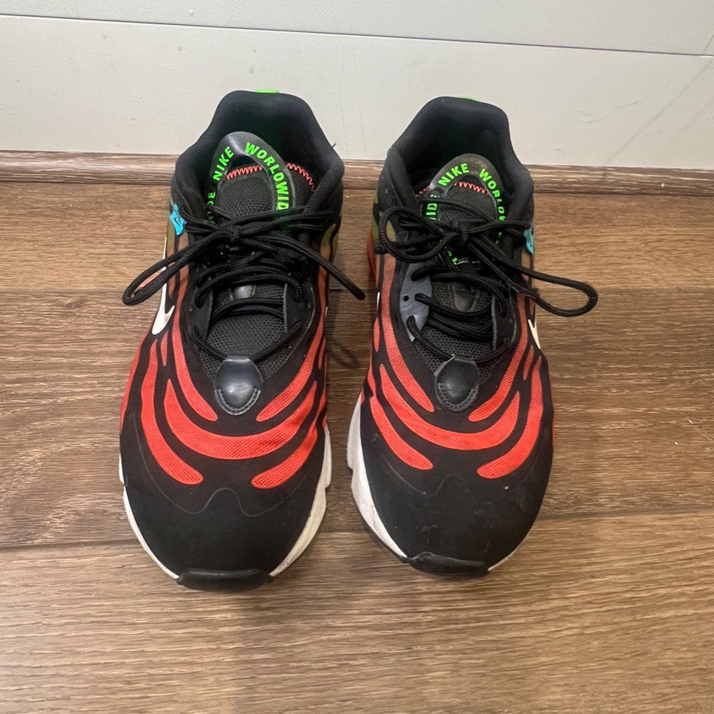 Nike Air Max Exosense SE Worldwide Pack Black/Red/Green Sz 10.5 CV3016-001 - Picture 2 of 11